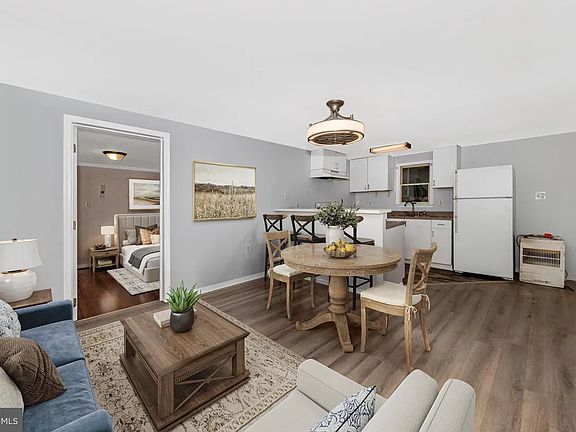 2nd image of 21 E D St #1