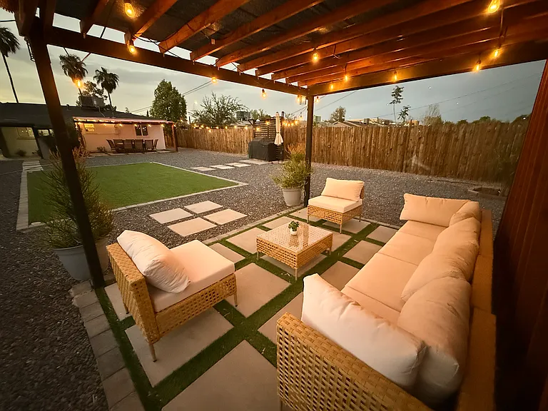 2065 E Don Carlos Ave — Photo 25