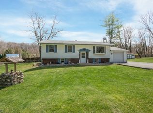 40 Cypress Dr, Hampton Twp, NJ 07860