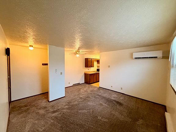 3rd image of 4156 Applewood Ln #4