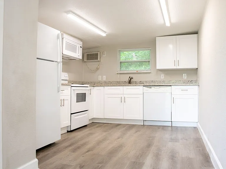 2177 Longwood Lake Mary Rd #3 — Photo 4