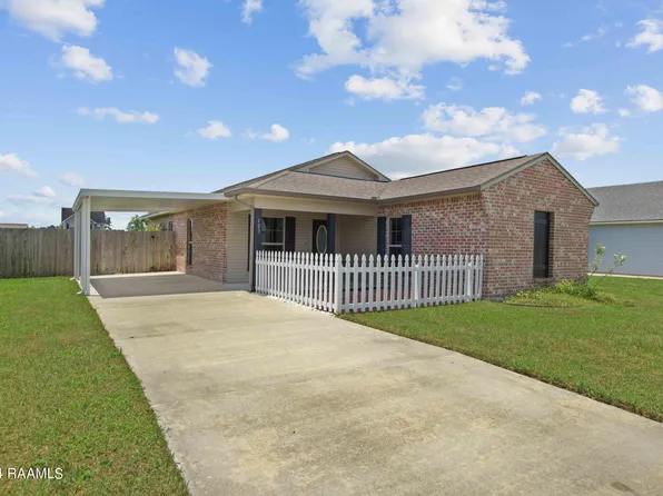 103 Coles Creek Dr, Carencro, LA 70520