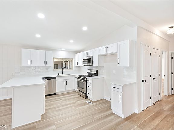 4th image of 3023 Comitan Ln