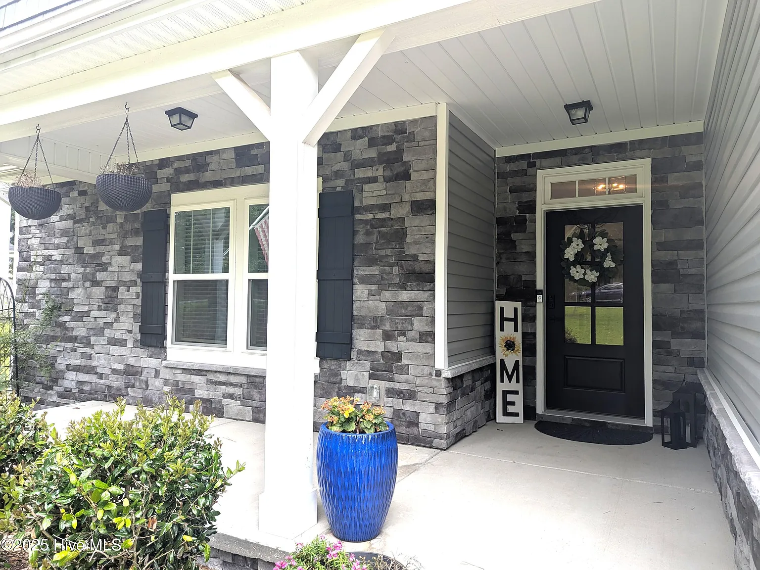 4 bed, 3.0 bath, 3011 sqft, $2,800 — Photo 2