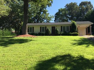 2225 34th Avenue Dr NE, Hickory, NC 28601