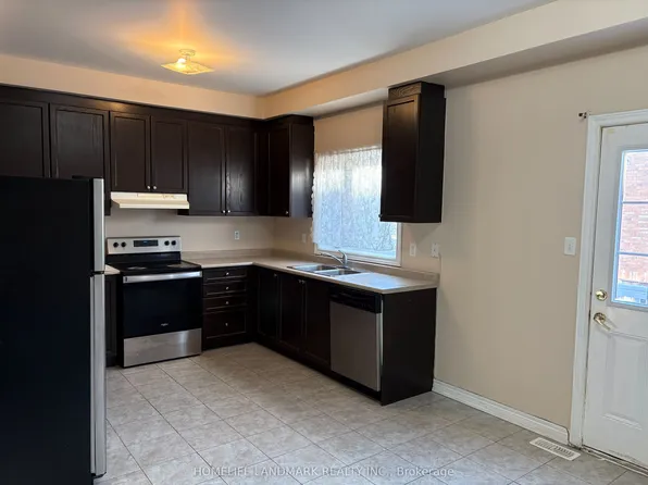 5 Freeland Holw, Brampton, ON L6Y 0R6