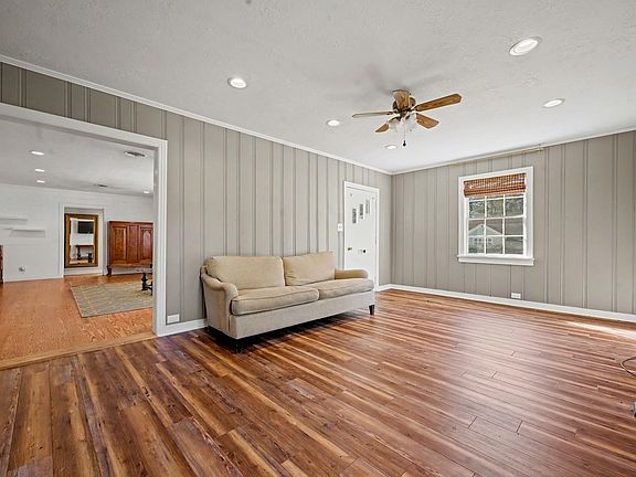5th image of 528 4th St