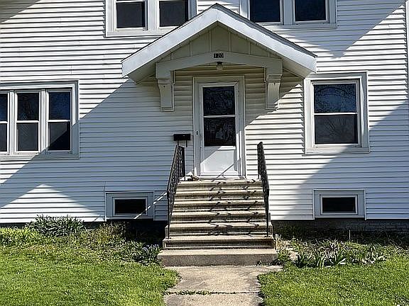 2nd image of 120 E 11th St
