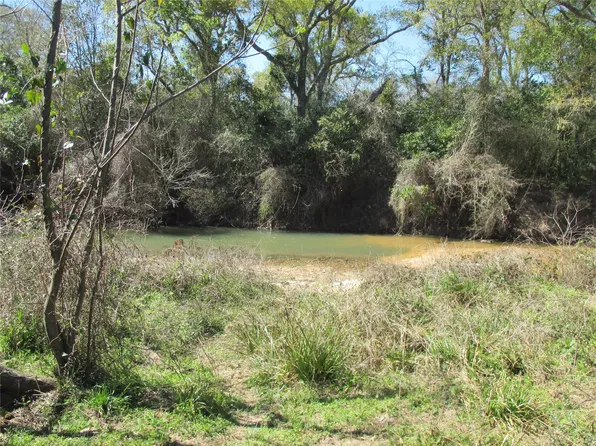 6817 Fm 1952 Rd, Wallis, TX 77485