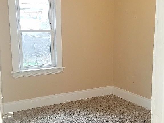 5th image of 11117 Lardet Ave