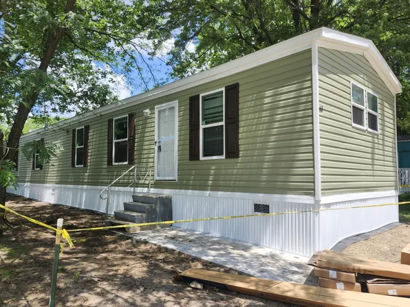 113 Delaware St, Edwardsville, KS 66113