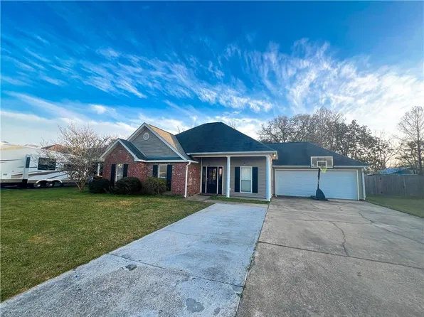 30094 Leslie St, Albany, LA 70711