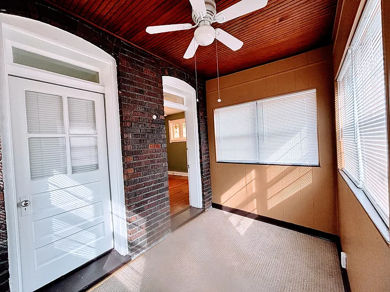 4922 Winona Ave #2 — Photo 7