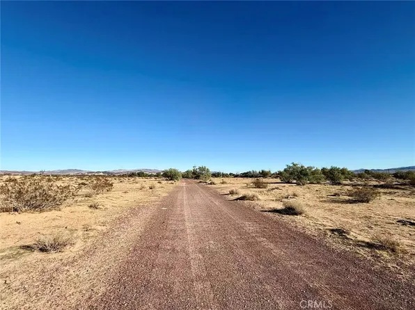 32467 Lakeview Ave, Newberry Springs, CA 92365
