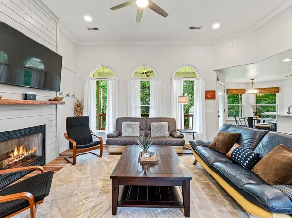 (undisclosed Address), Bella Vista, AR 72714