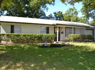 1603 Seguin Ave, Victoria, TX 77901