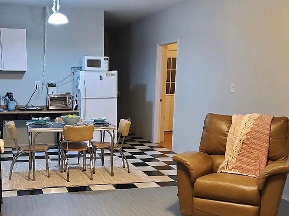 2nd image of 1011 91st St