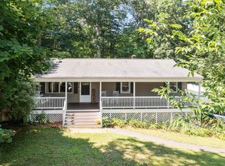 2 County Rd, Windham, NH 03087