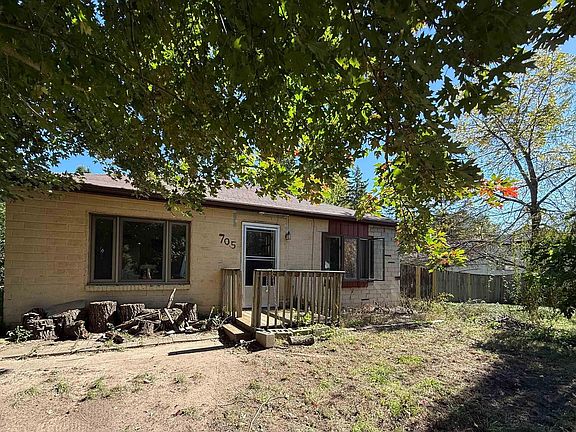 3rd image of 705 Burr Oak Ave