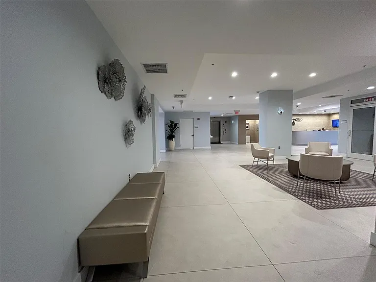 704 N Ocean Blvd #504 — Photo 26