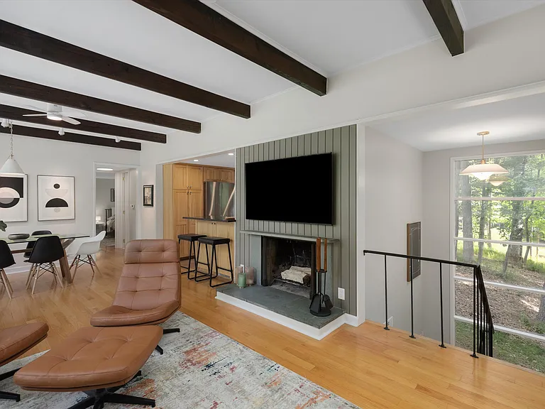 24179 Locust St — Photo 9