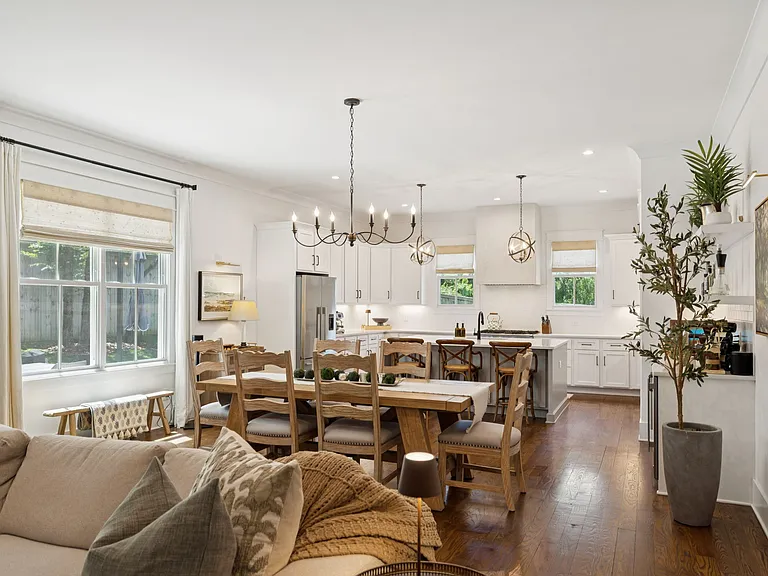 2203 Hobbs Rd — Photo 10