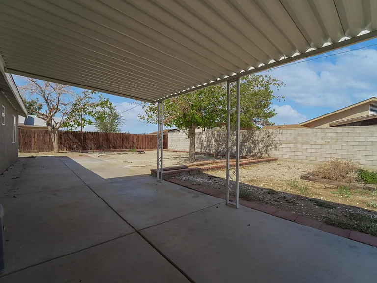 8497 Tamarack Ave — Photo 21