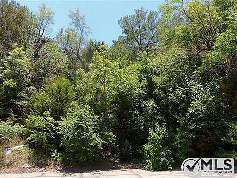 3rd image of 601 Mulberry Ln