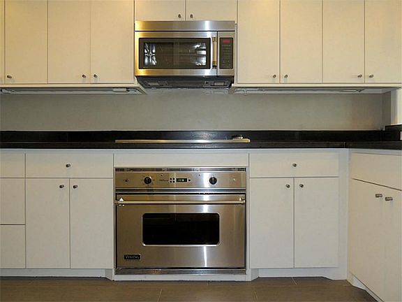 3rd image of 3600 Montrose Blvd Unit 507