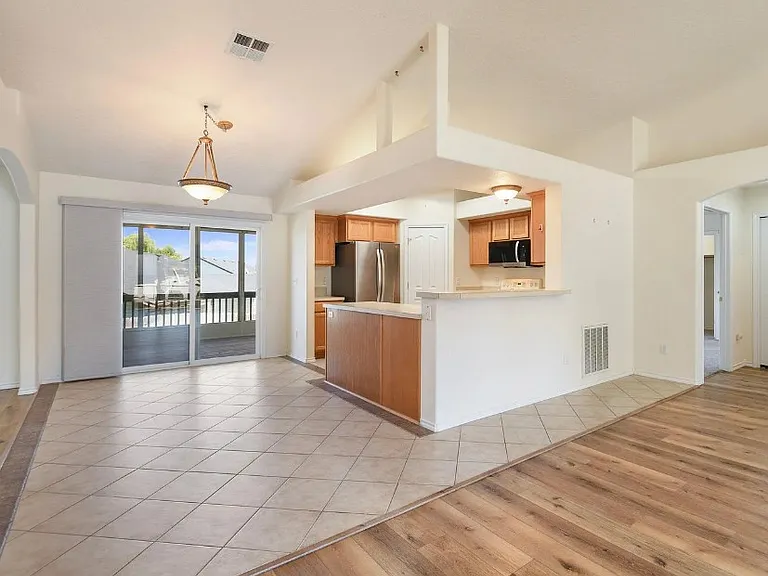 538 W Palmer Dr — Photo 6