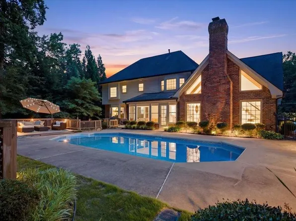 395 Spindle Ct, Sandy Springs, GA 30350