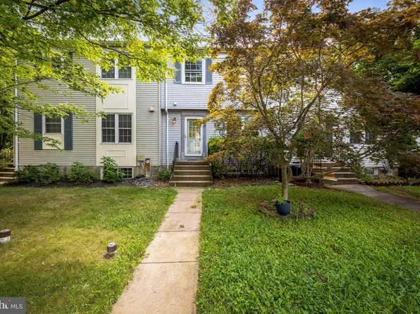 8 Demarest Ct, Parkville, MD 21234