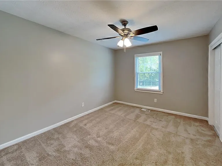 1746 Charrington Way — Photo 10