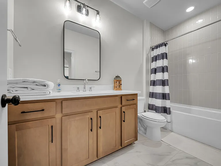 8420 Ashbury Ct — Photo 20