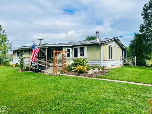 9250 Rynn Rd, Avoca, MI 48006