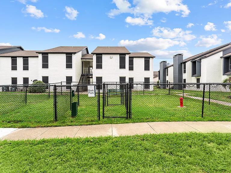 Harwell Apartments — Photo 17