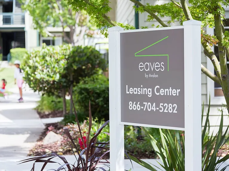 Leasing center
