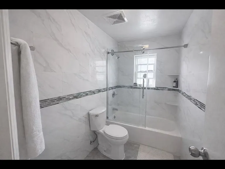 1168 Rockland Ave #2F — Photo 9
