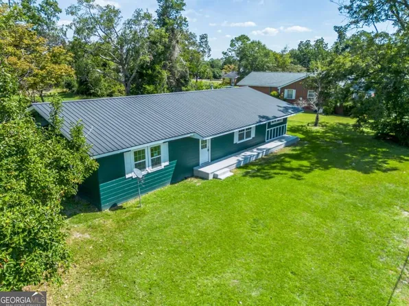 210 W Graham St, Mc Rae, GA 31055