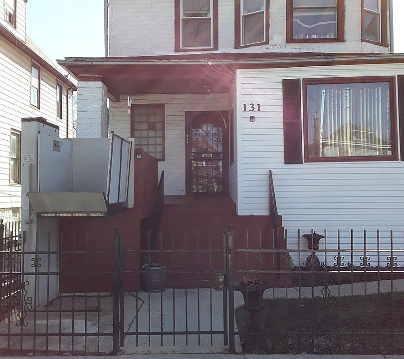 1st image of 131 N Lorel Ave