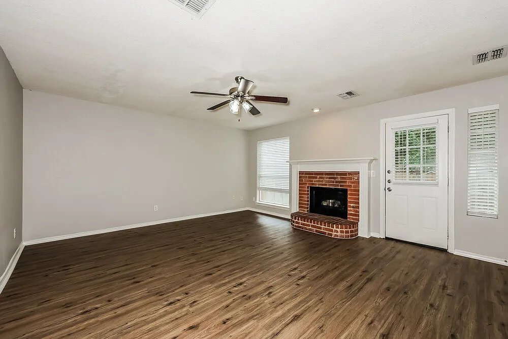3 bed, 2.5 bath, 1964 sqft, $2,625 — Photo 4