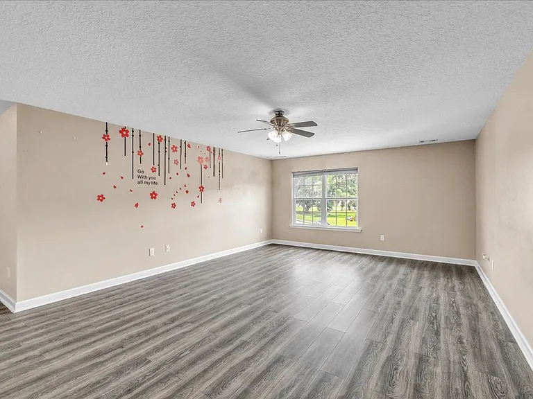 256 Savannah Ln — Photo 33