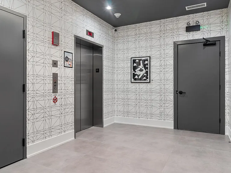 4514 N Clark St #411 — Photo 17