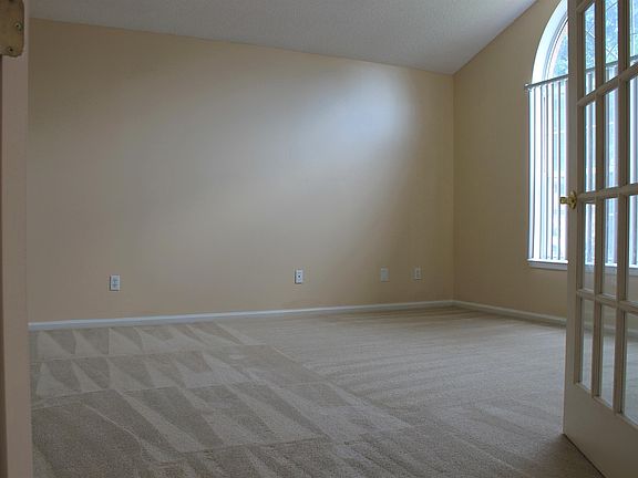 5th image of 8999 Winding Vine Dr W