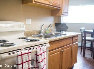 2032 9th St APT 20, Coralville, IA 52241