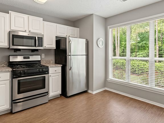 Cook with ease in a kitchen made for you.