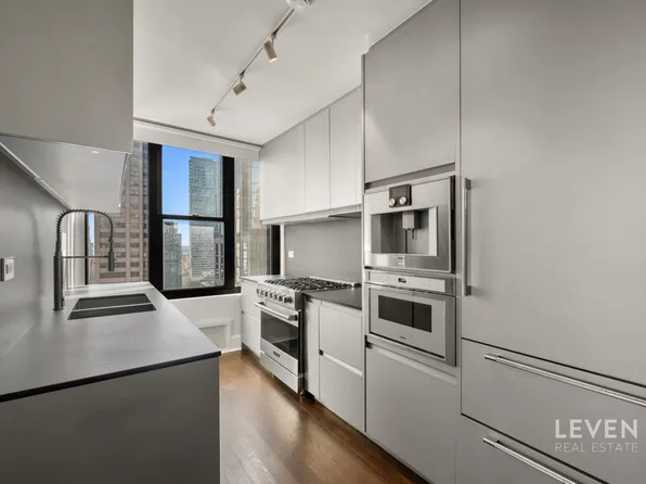117 East 57th Street image 4 of 16