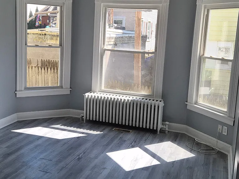 16 Plaza Ave — Photo 5