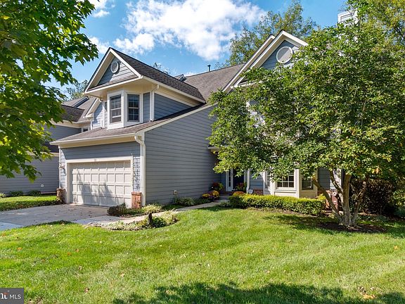 4th image of 32 Old Granary Ct