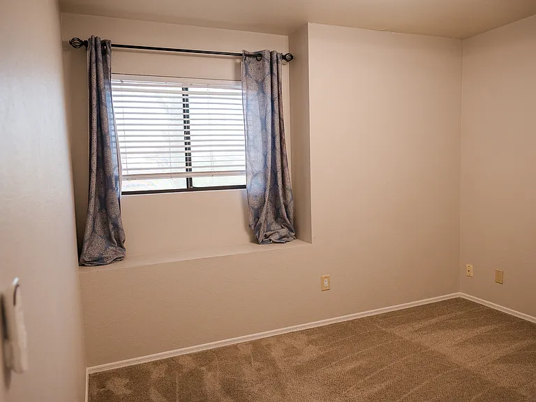 3980 E Graythorn St — Photo 88